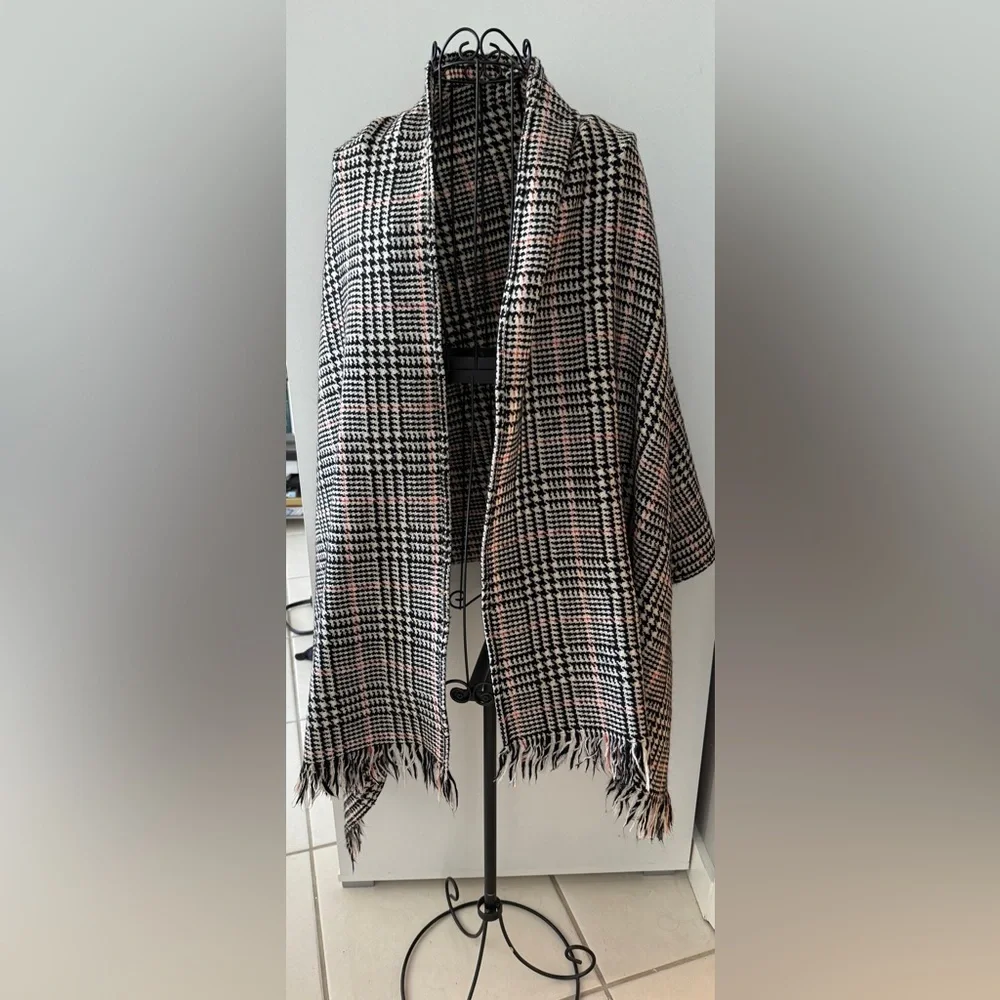 Anne Klein Vintage Wool Shawl | Red Houndstooth Plaid | 29x72 - Picture 7 of 9